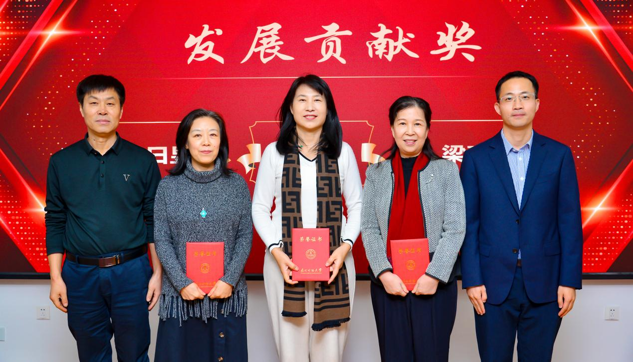 1704536292787402.png 1704536292787402.png