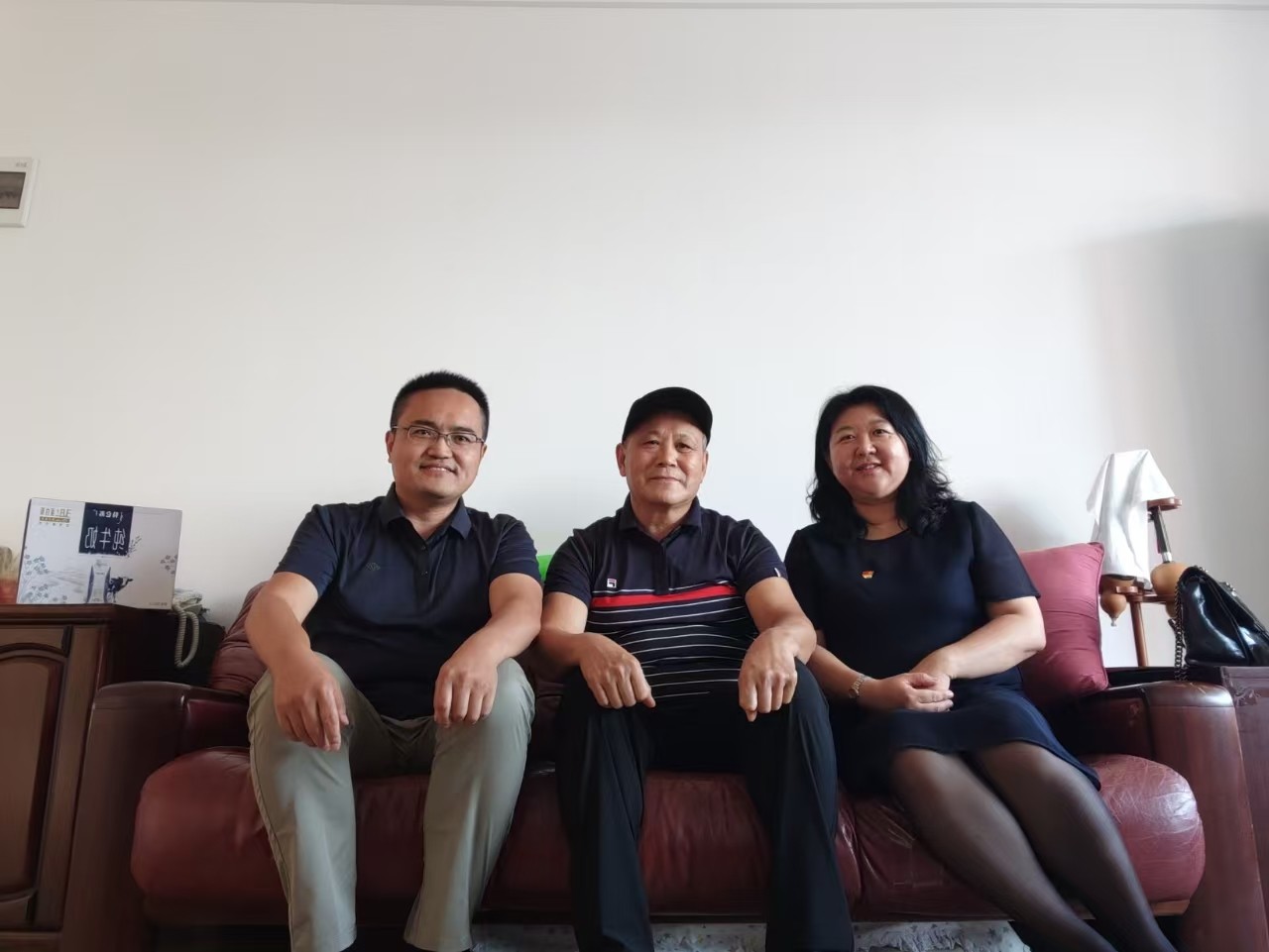 1725938274713623.jpg 熊伟.jpg